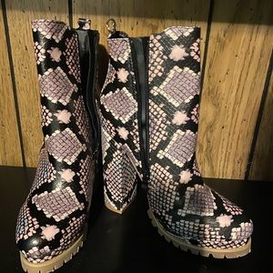 Heeled Snake print boots